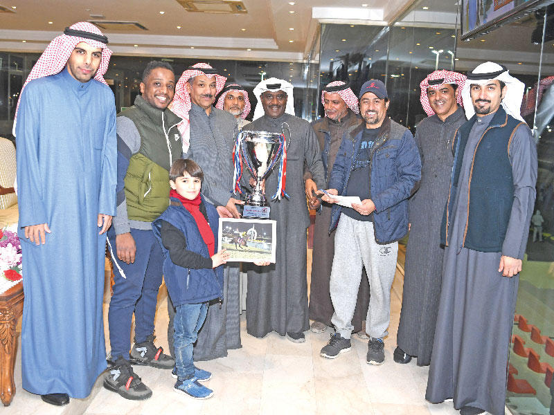 تتويج إسطبل الملا بكأس نادي الصيد والفروسية