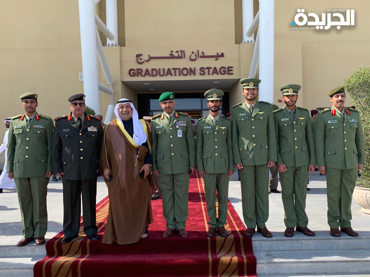  السفير العجمي واللواء الركن فالح شجاع والملحق العسكري مع الخرييجين 