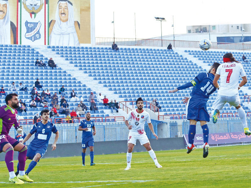 رأسية فهد العنزي في طريقها لمعانقة شباك التضامن (تصوير جورج رجي)