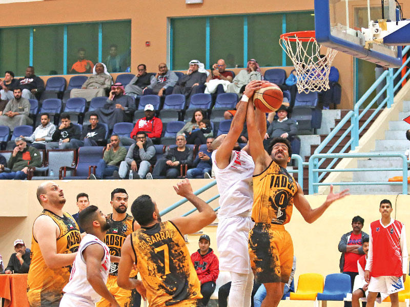 جانب من مباراة القادسية والكويت