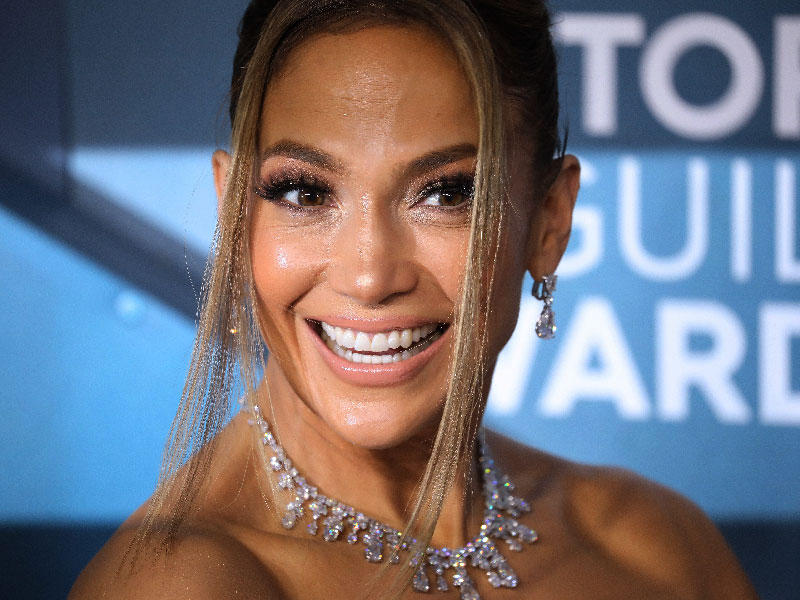 المغنية والممثلة جنيفر لوبيز 