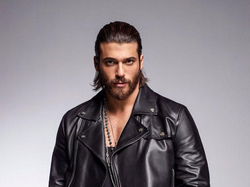 الممثل التركي ​جان يامان​ 