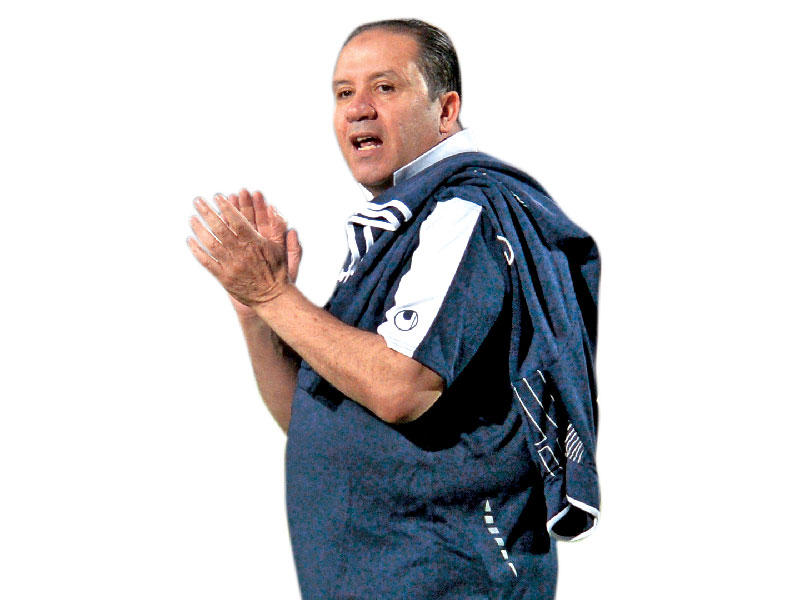  المدرب التونسي نبيل معلول