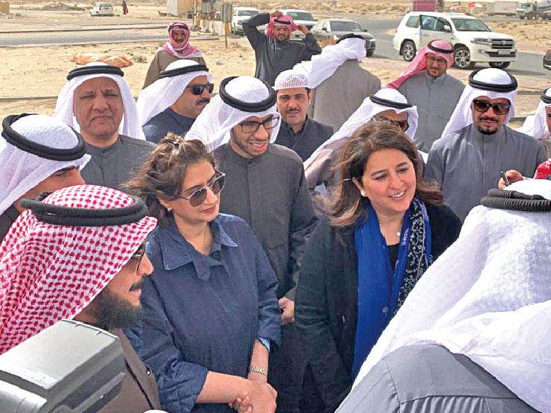 وزيرة الاشغال وزيرة الاسكان رنا الفارس ونواب خلال جولتها