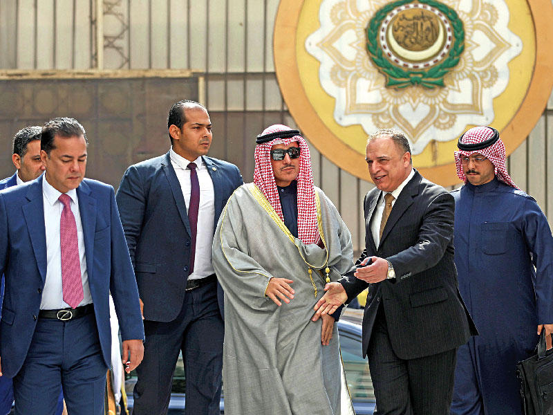 وزير خارجية الكويت الشيخ أحمد الناصر يصل إلى الاجتماع العربي أمس  (إي بي أيه)
