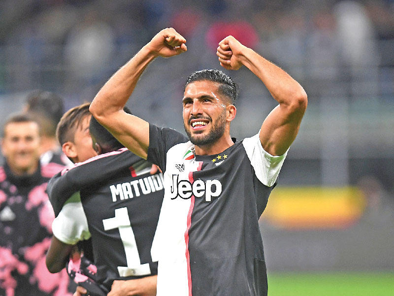 لاعب خط وسط نادي يوفنتوس الايطالي إيمري جان 