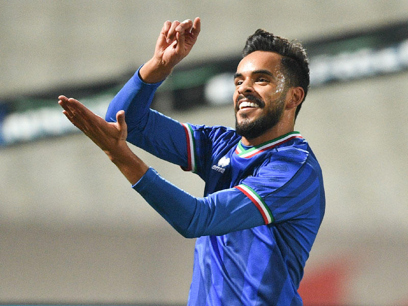 اللاعب السابق لفريق العربي لكرة القدم فيصل عجب