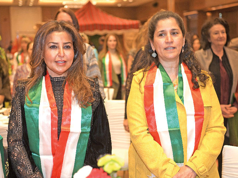 الشيخة انتصار سالم العلي والشيخة هنوف البدر