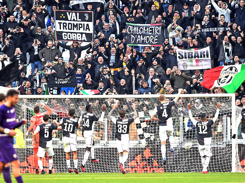 فرحة لاعبي يوفنتوس بعد نهاية المباراة