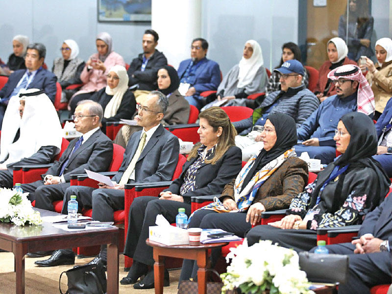 جانب من المشاركين في الندوة