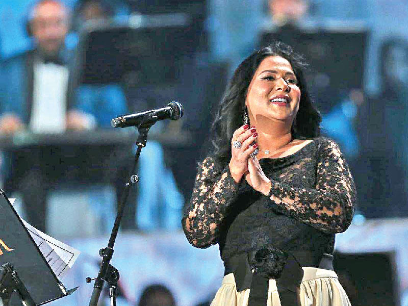 الفنانة نوال