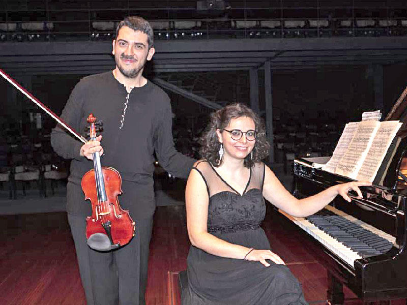 جانب من الأمسية 