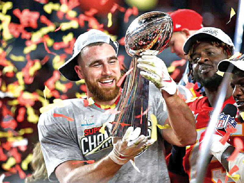 جانب من احتفالات فريق تشيفس