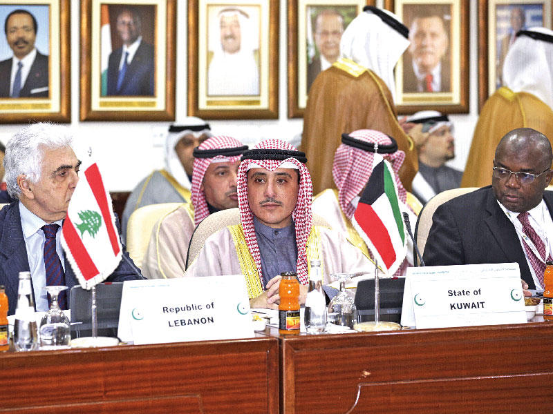 وزير الخارجية الشيخ أحمد الناصر، ممثلاً الكويت في اجتماع «التعاون الإسلامي» بجدة أمس 