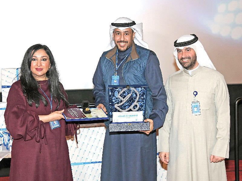 جانب من تكريم بنك برقان لافضل الفروع والموظفين 