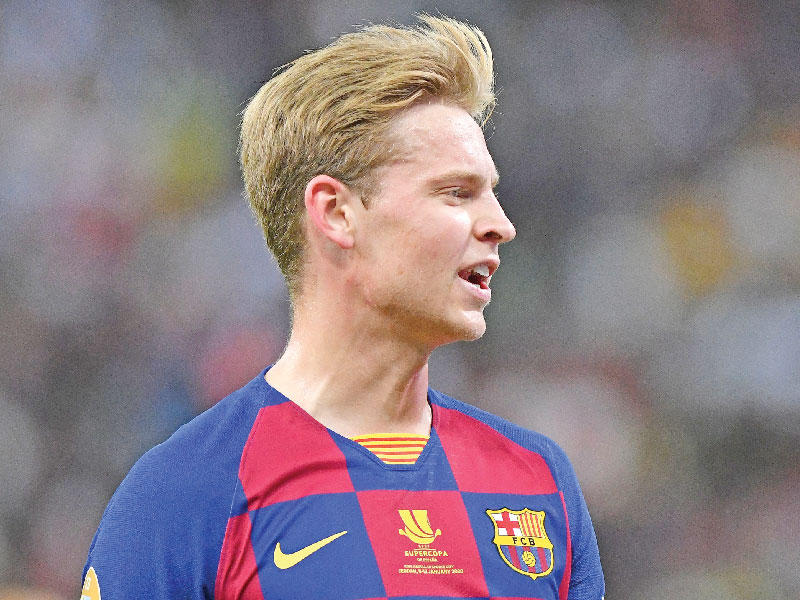  لاعب وسط برشلونة، فرينكي دي يونغ