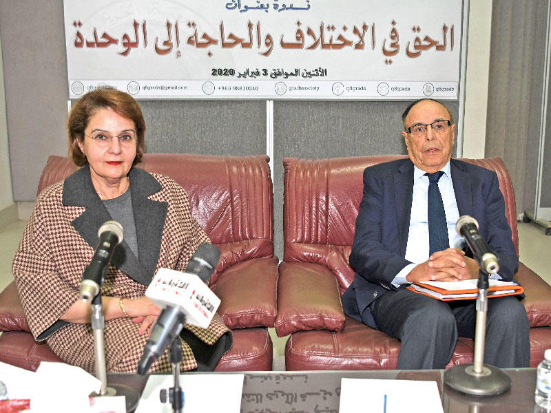 أومليل والبرجس خلال الندوة أمس الأول