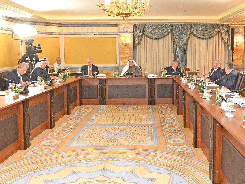 رئيس مجلس العلاقات العربية والدولية مترئساً اجتماع «أمناء» مجلس العلاقات العربية والدولية  (تصوير نوفل إبراهيم)