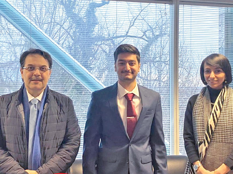 الصايغ متوسطاً مال الله والفرج