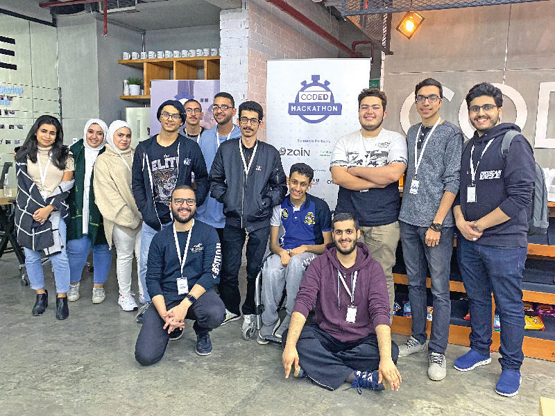 الطلبة المشاركون في التحدي