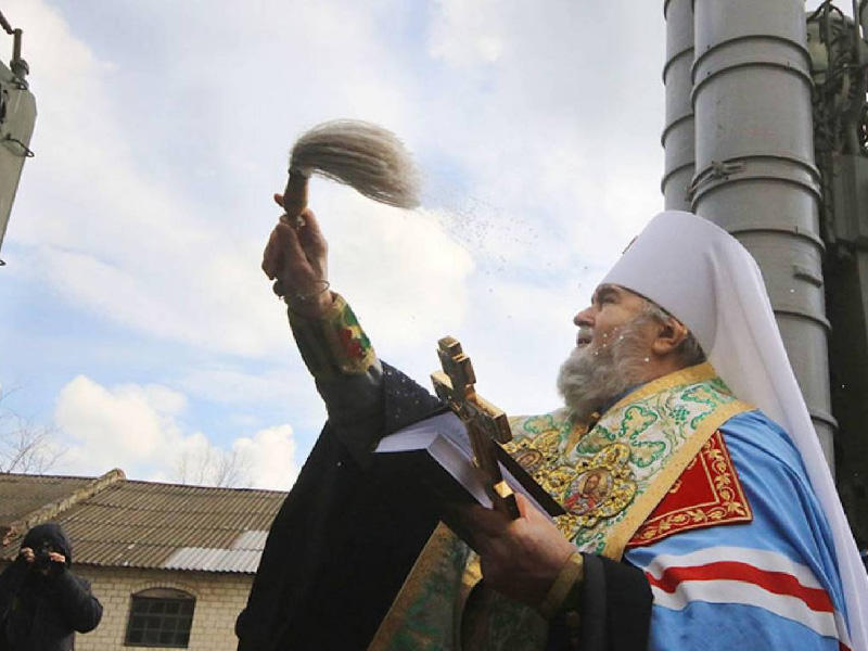 الكنيسة الروسية توقف «مباركة» أسلحة الدمار