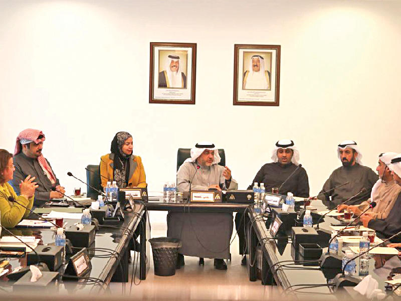 جانب من اجتماع لجنة العاصمة 