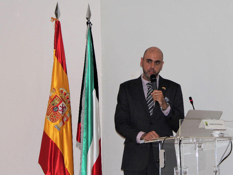 الدكتور حسن أشكناني يلقي محاضرة في مدريد