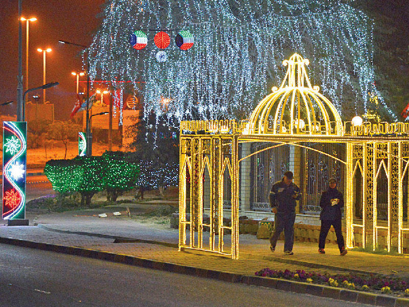 زينة الأحمدي احتفالاً بالأعياد الوطنية