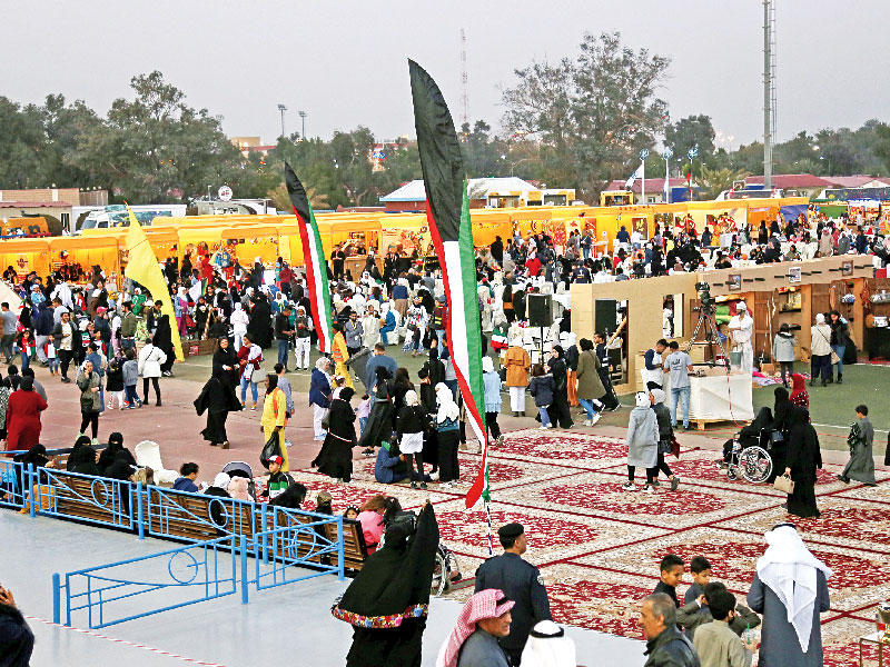 حضور كثيف في مهرجان أم الخير