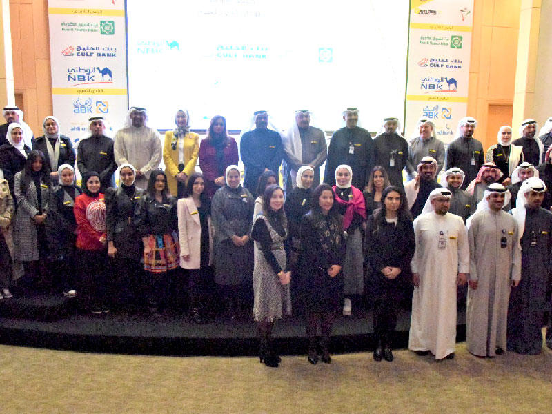 صورة جماعية للمشاركين في فعالية «لأنك تستاهل 3»