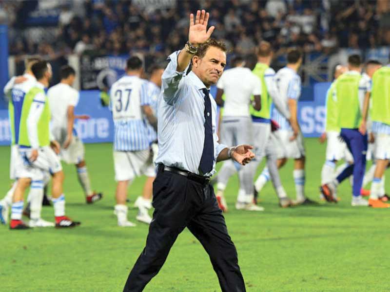 المدير الفني لفريق سبال الايطالي ليوناردو سيمبليسي