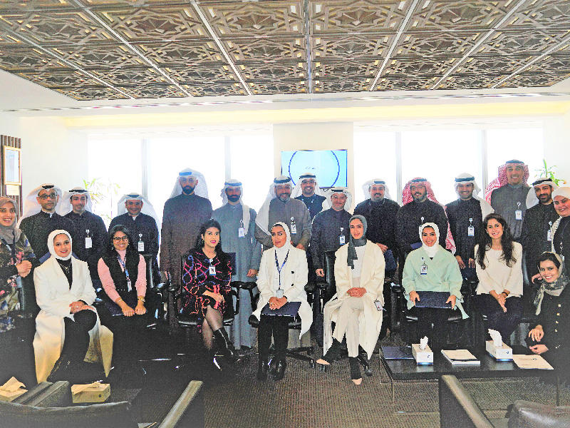 جانب من المشاركين في برنامج تدريبي خاص بإدارة المشاريع ومهارات التخطيط وحوكمة الأعمال الذي نظمته هيئة أسواق المال