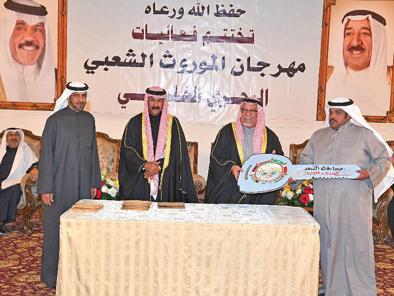 الجراح يوزع الجوائز على الفائزين في مسابقات المهرجان