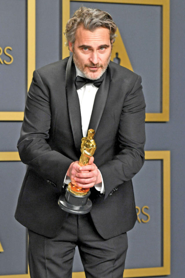 خواكين فينيكس الحائز على جائزة أفضل ممثل في أوسكار 2020