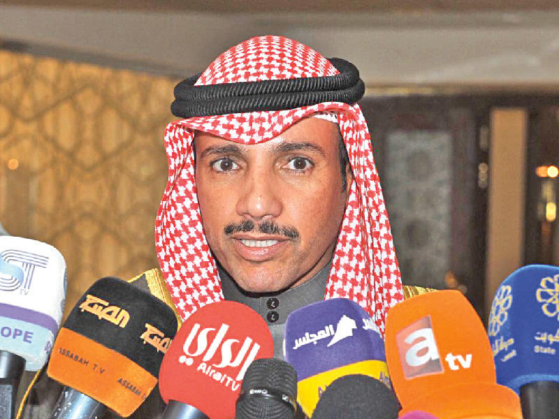 رئيس مجلس الأمة مرزوق الغانم متحدثاً إلى الصحافيين