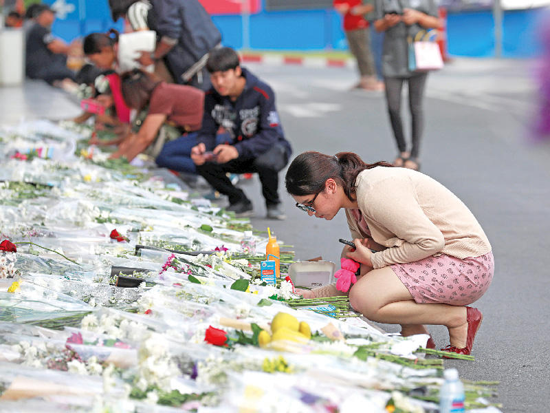 آلاف يؤبّنون ضحايا مجزرة تايلند