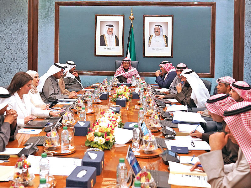 الخالد مترئساً اجتماع مجلس الوزراء أمس