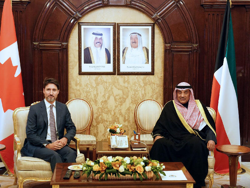 سمو رئيس مجلس الوزراء خلال استقبال رئيس وزراء كندا