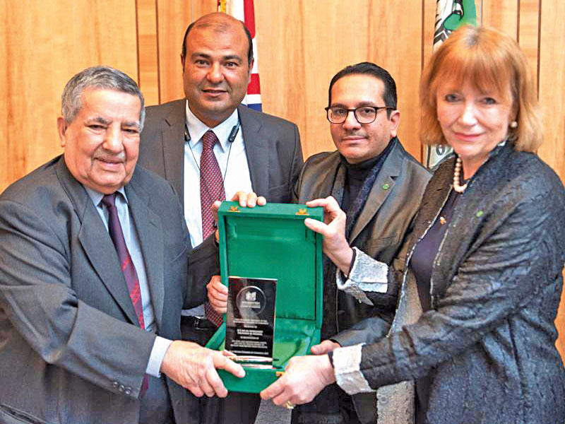 علي الغانم خلال تكريمه بعد اختياره رئيسا فخريا للغرفة العربية- البريطانية 