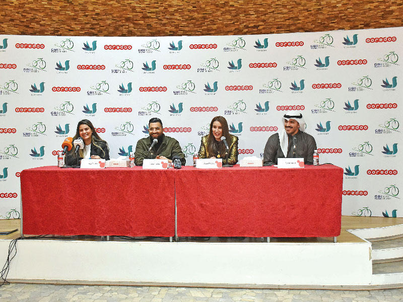 من اليمين محمد ميرزا وسارة الحبيل وعلي نجم ودلال الزيد