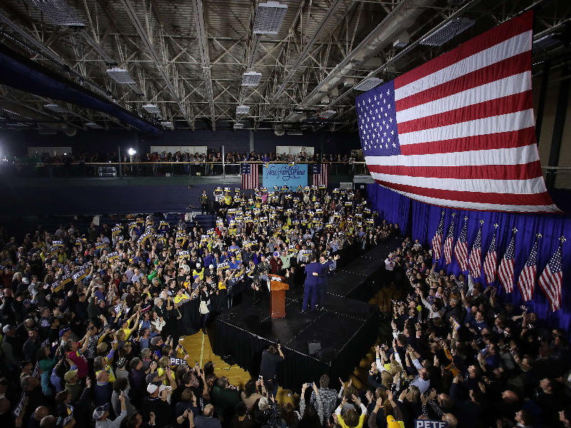 تجمع لبوتيجيدج في نيوهامشر أمس الأول (أ ف ب)