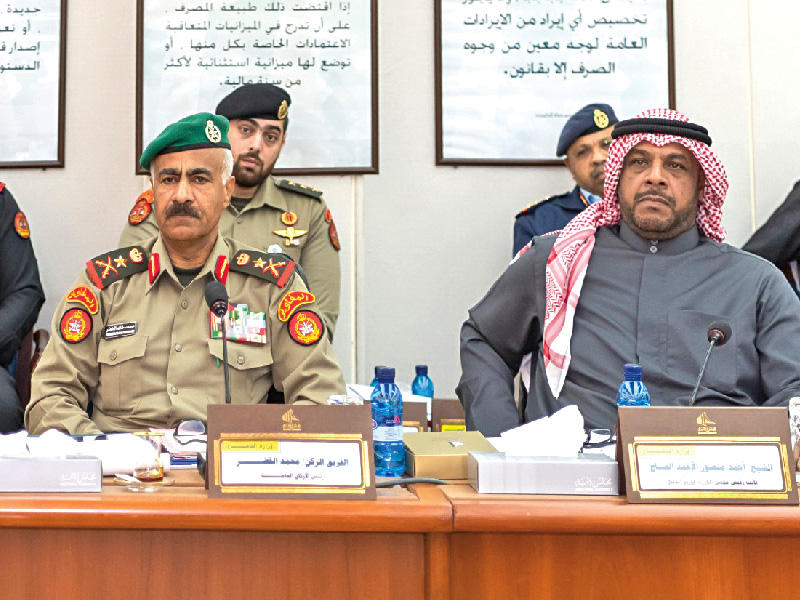 المنصور والخضر في اجتماع «الميزانيات» أمس