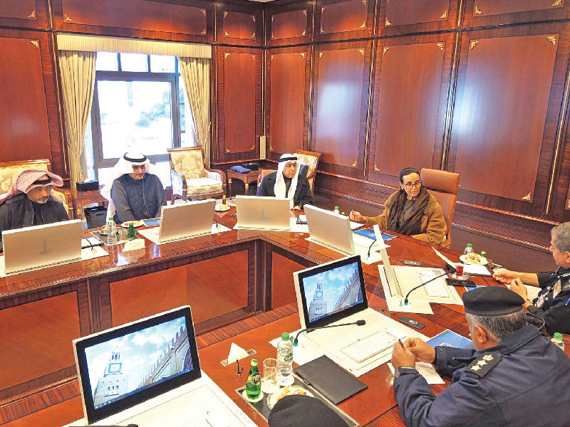 جانب من اجتماع اللجنة الدائمة للاحتفال بالأعياد الوطنية