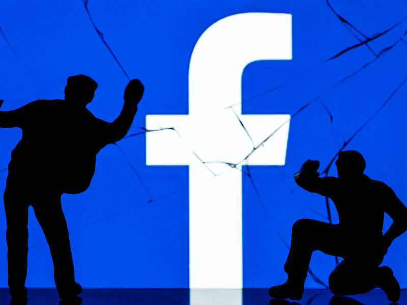 فيسبوك تنافس على الحب