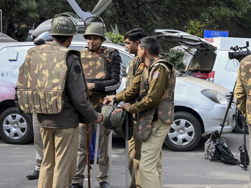 غفا السائق فمات وجرح العشرات