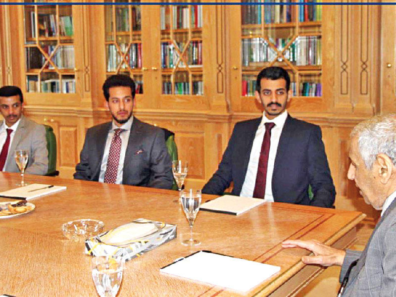  وفد من أعضاء الاتحاد الوطني لطلبة الكويت في المملكة المتحدة يلتقون سفير الكويت لدى بريطانيا خالد الدويسان