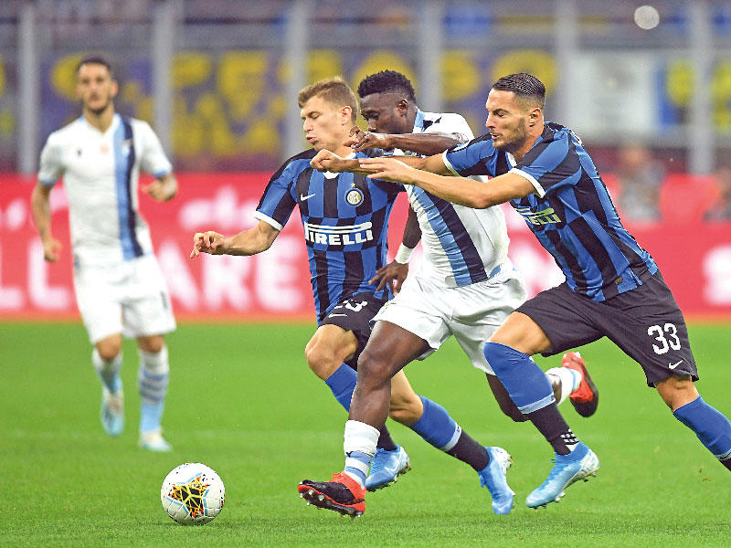 جانب من مباراة الذهاب بين إنتر ميلان ولاتسيو