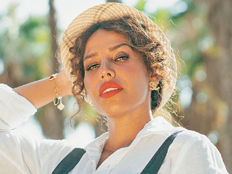 الفنانة منال الجارالله 