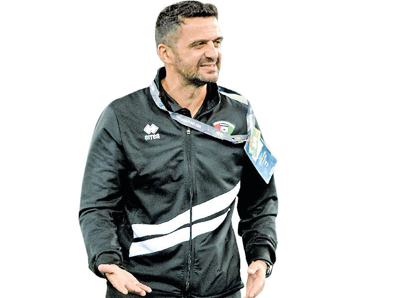 مدرب منتخبنا الوطني للشباب لكرة القدم تحت 20 عاماً، الكرواتي دينكو