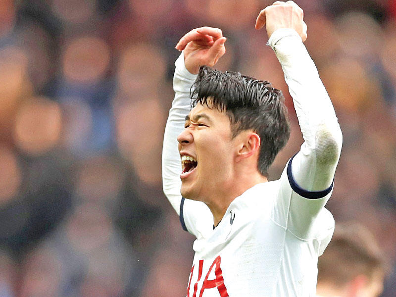 مهاجم نادي توتنهام الإنكليزي لكرة القدم سون هيونغ